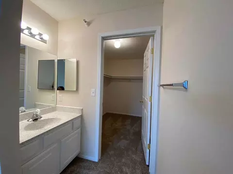 6003 S Cliff Ave, Sioux Falls, SD 57108