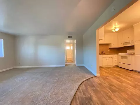 5981 Lake Crest Way, Sacramento, CA 95822