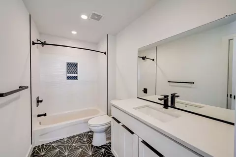 212 W Rittenhouse St, Philadelphia, PA 19144