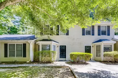 1230 Oakplace Dr SW, Marietta, GA 30008