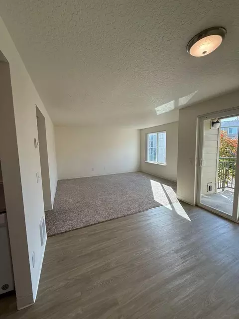 19100 E Burnside St, Portland, OR 97233