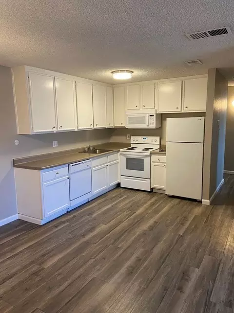2080 W La Loma Dr, Rancho Cordova, CA 95670