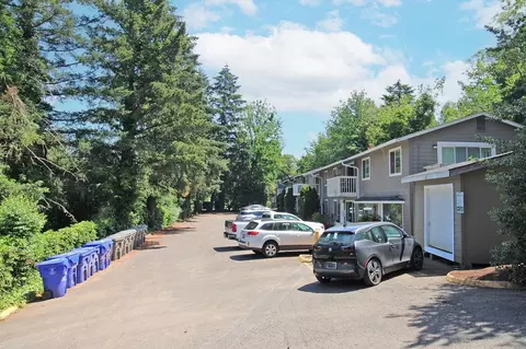 5704 SW Beaverton Hillsdale Hwy, Portland, OR 97221