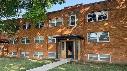 21140 Detroit Rd, Rocky River, OH 44116