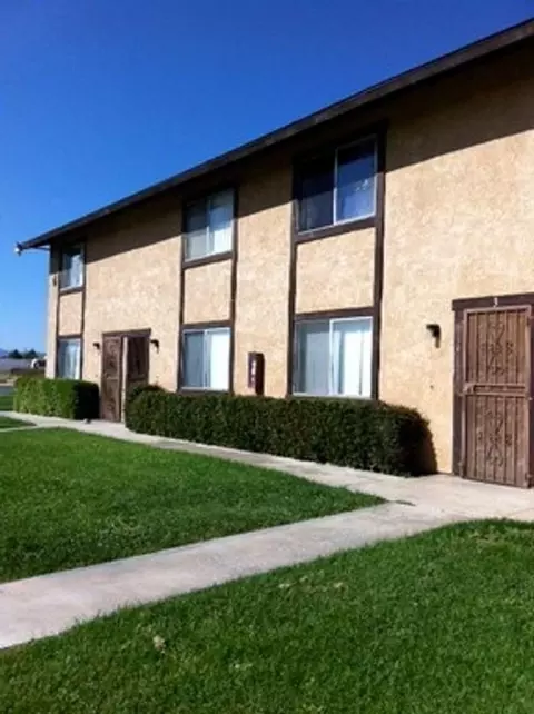 16280 Sequoia St, Hesperia, CA 92345