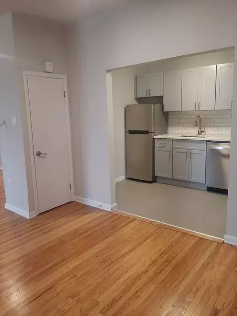 801 S 47th St, Philadelphia, PA 19143