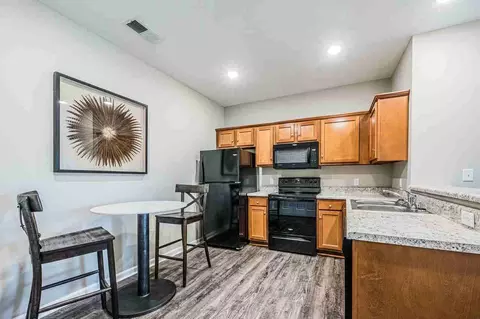 Lynnwood Way, Bowling Green, KY 42104