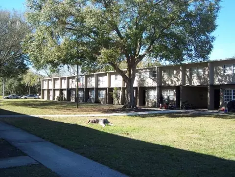 1601 E Alabama St, Plant City, FL 33563