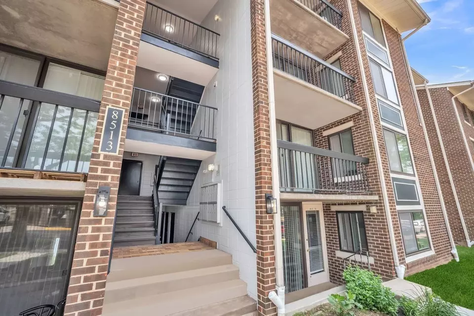  8525 Burling Wood Dr, West Springfield, VA 22152 photo 30