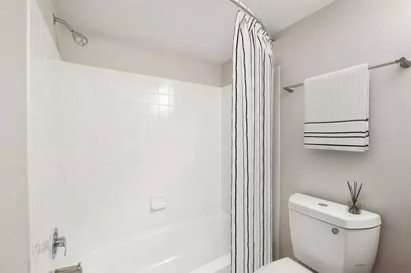  8525 Burling Wood Dr, West Springfield, VA 22152 photo 8