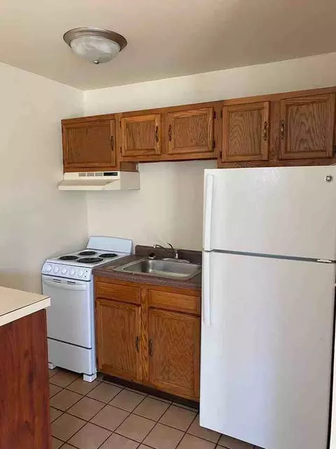 941 Old Indian Trl, Aurora, IL 60506