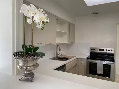 285 W California Blvd, Pasadena, CA 91105 photo 20