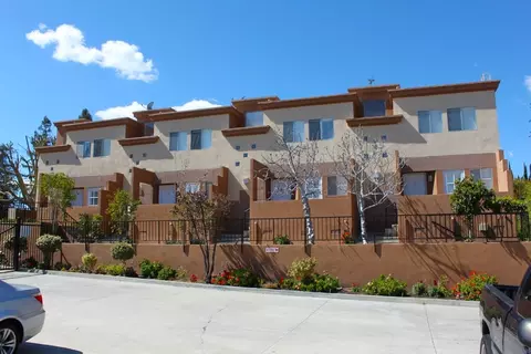 22301 Victory Blvd, Los Angeles, CA 91303