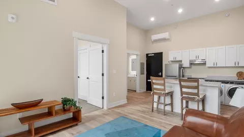 90 Wealthy St SE, Grand Rapids, MI 49503