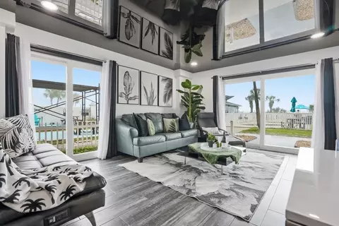 8743 Thomas Dr, Panama City Beach, FL 32408
