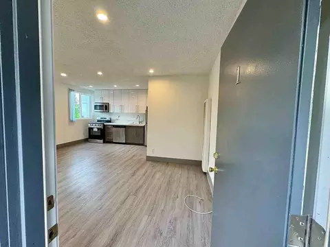 12117 Pacific Ave, Los Angeles, CA 90066