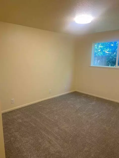 1555 W 18th Ave, Eugene, OR 97402 photo 9