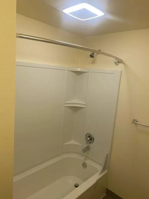 1555 W 18th Ave, Eugene, OR 97402 photo 8