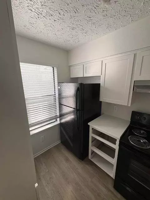 1117 N Lbj Dr, San Marcos, TX 78666