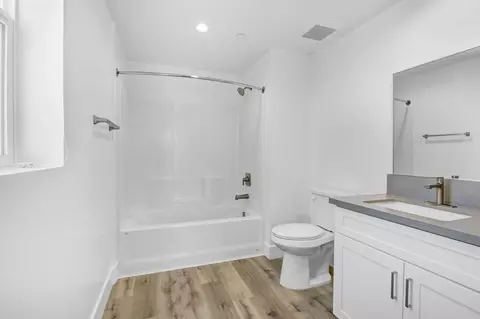 5755 Tujunga Ave, Los Angeles, CA 91601 photo 4