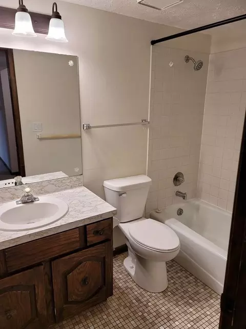 Grover St, Omaha, NE 68108
