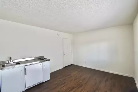 5321 Agnes Ave, Los Angeles, CA 91607
