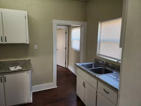 3448 Y St, Sacramento, CA 95817