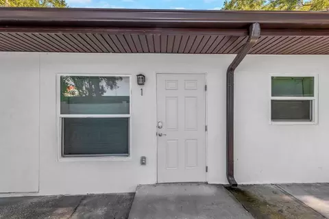 79 Patricia Ave, Dunedin, FL 34698