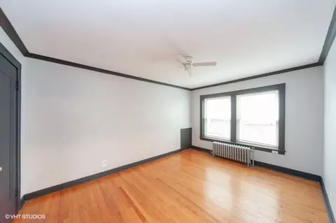 18 E Northwest Hwy, Arlington Heights, IL 60004