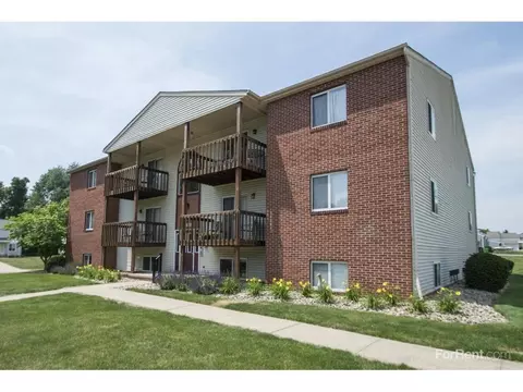 2100 Tennyson Ave NE, Massillon, OH 44646 photo 3