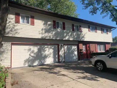 30 Royal Dr, Springboro, OH 45066