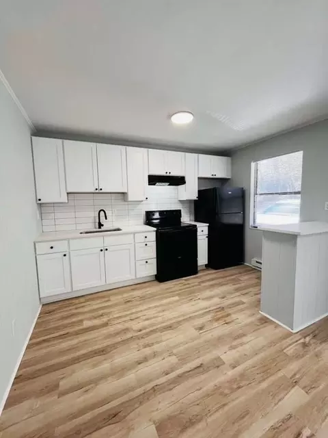 4239 Brownsboro Rd, Winston Salem, NC 27106