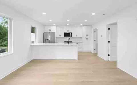 1411 Chesapeake St, Charlottesville, VA 22902