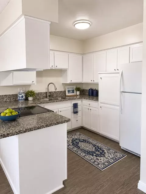 35 E Plymouth St, Long Beach, CA 90805
