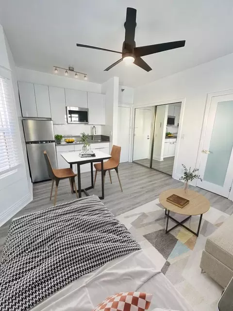 906 Pacific Ave, Los Angeles, CA 90291