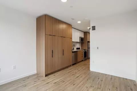 1140 NW Market St, Seattle, WA 98107 photo 3