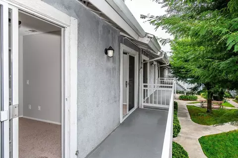 569 E 11th St, Upland, CA 91786 photo 22