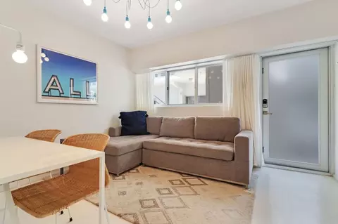 250 Collins Ave, Miami Beach, FL 33139