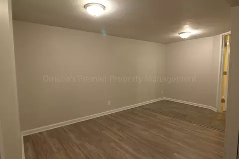 4414 Curtis Ave, Omaha, NE 68111