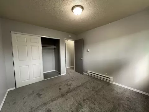 15151 SE Stark St, Portland, OR 97233