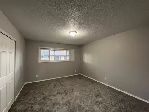 15151 SE Stark St, Portland, OR 97233