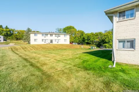 716 12th St, Baraboo, WI 53913
