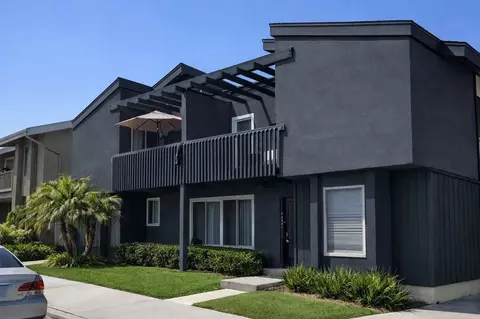 16951 Hoskins Ln, Huntington Beach, CA 92649
