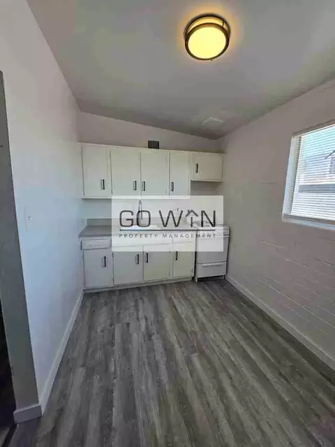 8639 N 7th St, Phoenix, AZ 85020