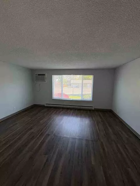 E 6th Ave, Kennewick, WA 99336