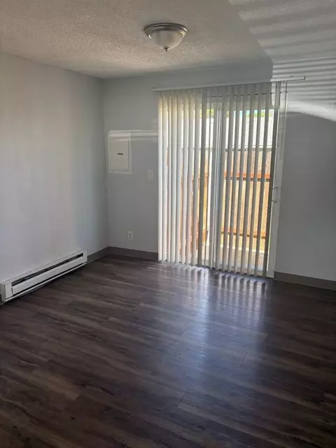 E 6th Ave, Kennewick, WA 99336