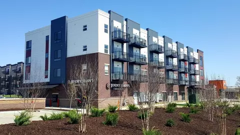 21 W Jefferson St, Waterloo, IA 50701