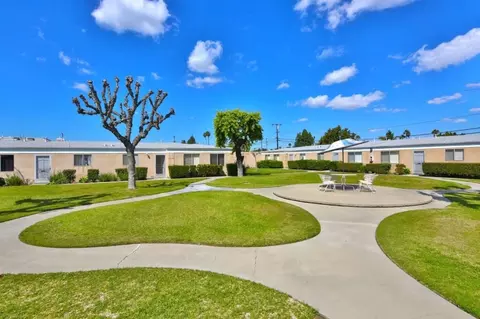 2950 W Lynrose Dr, Anaheim, CA 92804