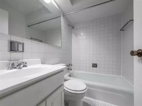 639 W Grace St, Chicago, IL 60613 photo 29