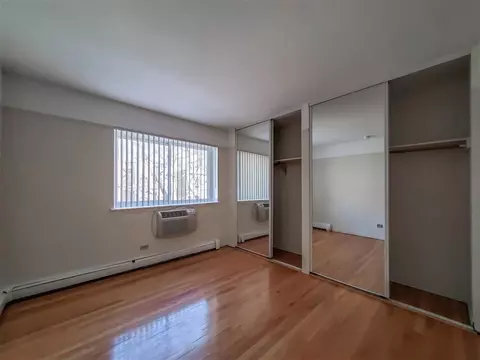 639 W Grace St, Chicago, IL 60613 photo 28